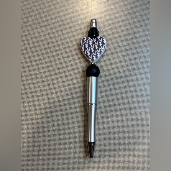 3/$15🩶Dior Silver and Black Heart Keychain - Picture 1 of 1